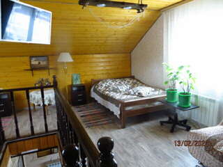 Гостевой дом Валентайн Суздаль Улучшенный четырехместный номер-9